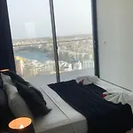 Whispering Waves At Mercury Tower With Panoramic View , 2x Pools And Gym 아파트 *