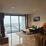 아파트 Whispering Waves At Mercury Tower With Panoramic View , 2x Pools And Gym *