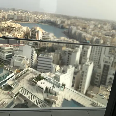 Whispering Waves At Mercury Tower With Panoramic View , 2x Pools And Gym 公寓