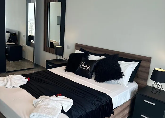 Whispering Waves At Mercury Tower With Panoramic View , 2x Pools And Gym Appartement San Ġiljan