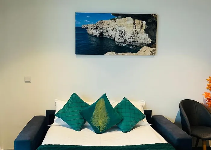 Whispering Waves At Mercury Tower With Panoramic View , 2x Pools And Gym *