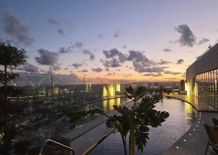 Whispering Waves At Mercury Tower With Panoramic View , 2x Pools And Gym San Ġiljan