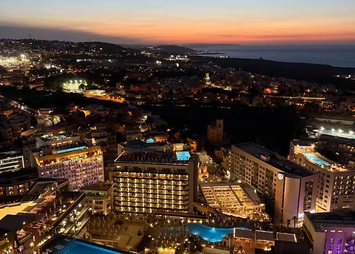 Whispering Waves At Mercury Tower With Panoramic View , 2x Pools And Gym *