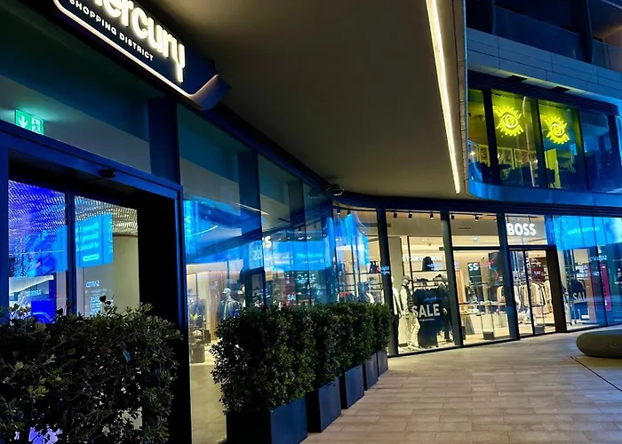 Whispering Waves At Mercury Tower With Panoramic View , 2x Pools And Gym