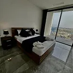 Whispering Waves At Mercury Tower With Panoramic View , 2x Pools And Gym * Saint Julian's