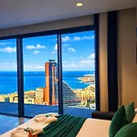 Whispering Waves At Mercury Tower With Panoramic View , 2x Pools And Gym