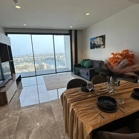 Whispering Waves At Mercury Tower With Panoramic View , 2x Pools And Gym شقة *