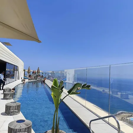 Appartamento Whispering Waves At Mercury Tower With Panoramic View , 2x Pools And Gym San Giuliano