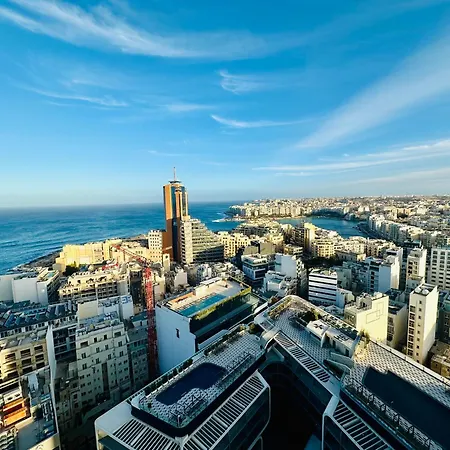 Whispering Waves At Mercury Tower With Panoramic View , 2x Pools And Gym Apartmán *