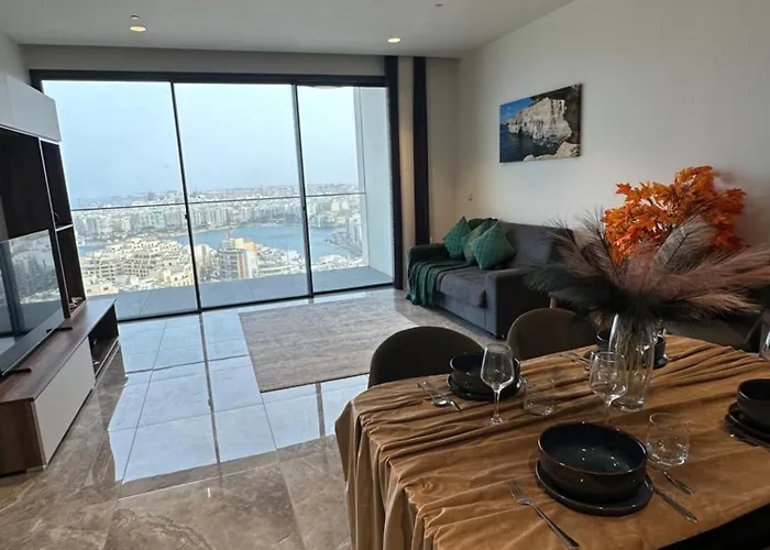 Whispering Waves At Mercury Tower With Panoramic View , 2x Pools And Gym Appartamento *