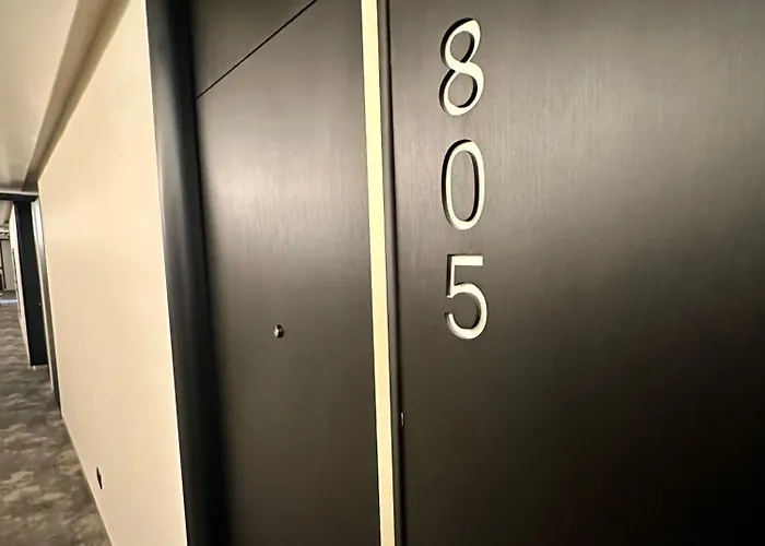 Whispering Waves At Mercury Tower With Panoramic View , 2x Pools And Gym San Giuliano