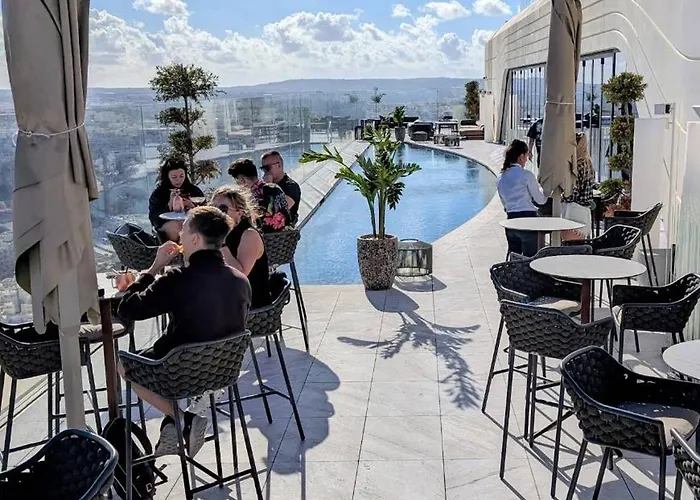 Whispering Waves At Mercury Tower With Panoramic View , 2x Pools And Gym *