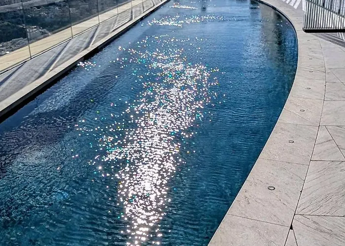 Whispering Waves At Mercury Tower With Panoramic View , 2x Pools And Gym Daire