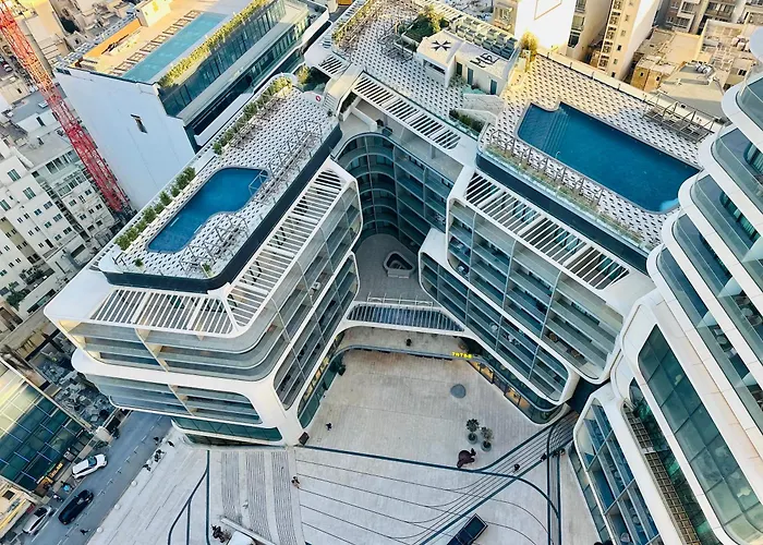 Whispering Waves At Mercury Tower With Panoramic View , 2x Pools And Gym شقة *