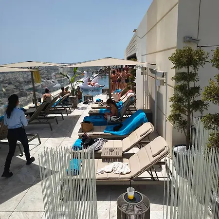 Apartment Whispering Waves At Mercury Tower With Panoramic View , 2x Pools And Gym *