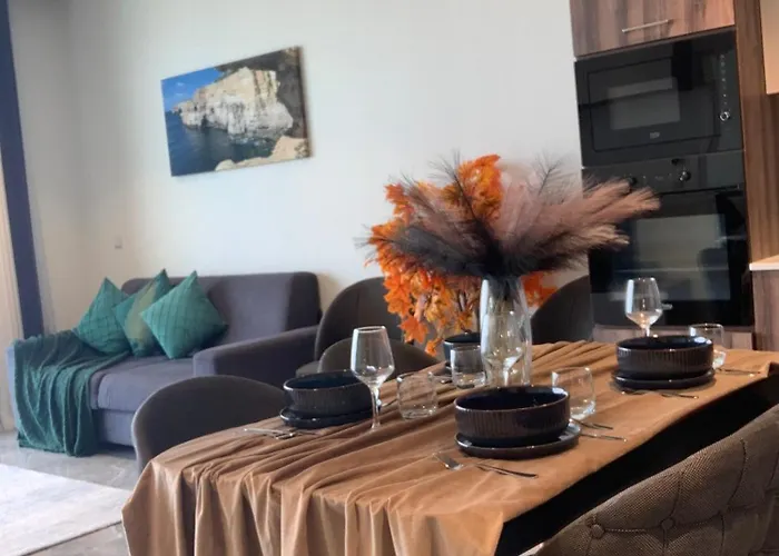 Apartment Whispering Waves At Mercury Tower With Panoramic View , 2x Pools And Gym *