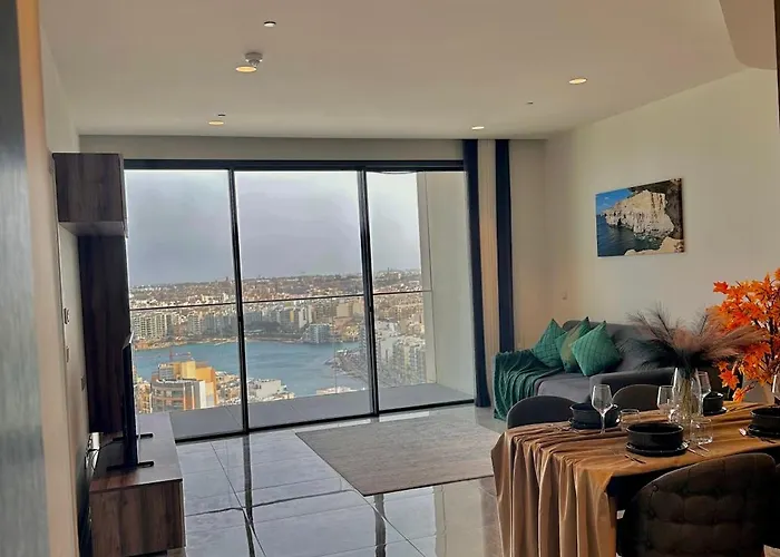 Whispering Waves At Mercury Tower With Panoramic View , 2x Pools And Gym Apartment