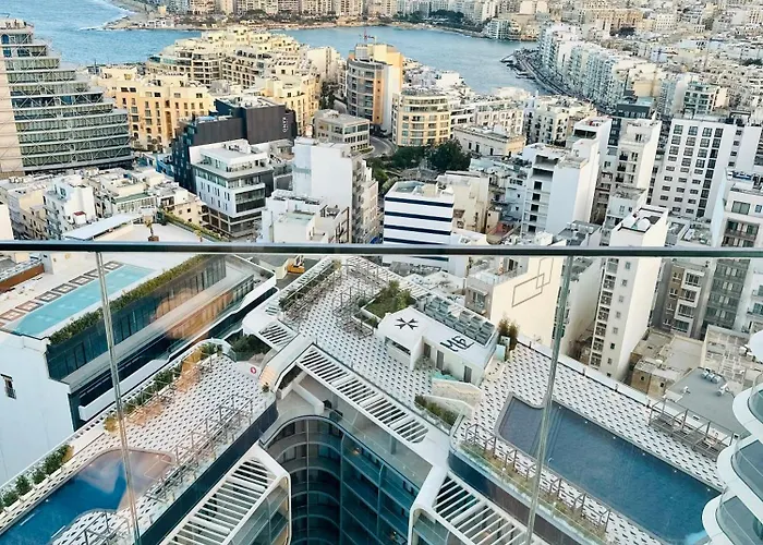 Whispering Waves At Mercury Tower With Panoramic View , 2x Pools And Gym