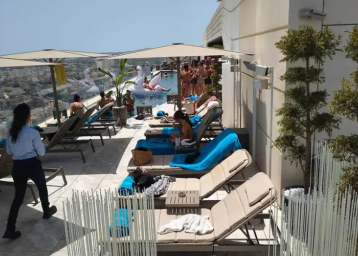 Apartment Whispering Waves At Mercury Tower With Panoramic View , 2x Pools And Gym *