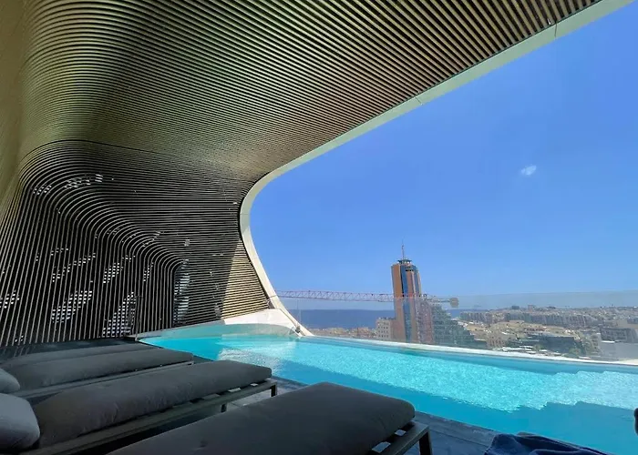 Whispering Waves At Mercury Tower With Panoramic View , 2x Pools And Gym Apartment Saint Julian's