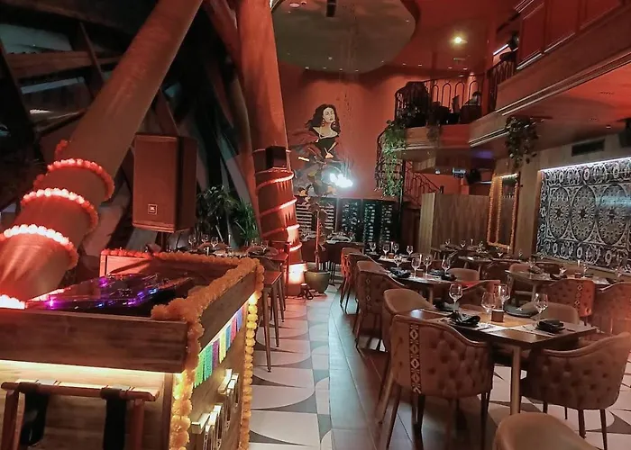 Whispering Waves At Mercury Tower With Panoramic View , 2x Pools And Gym Apartment *